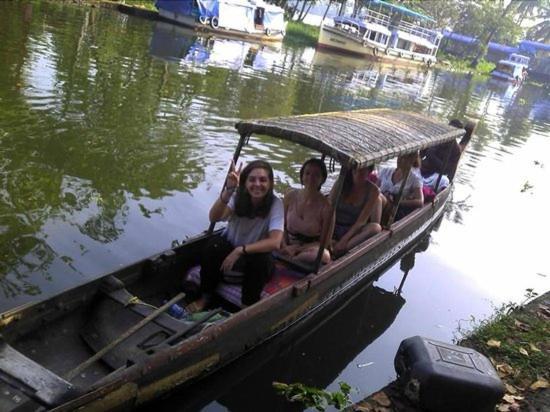 Golden Beach Home Stay Alappuzha Esterno foto