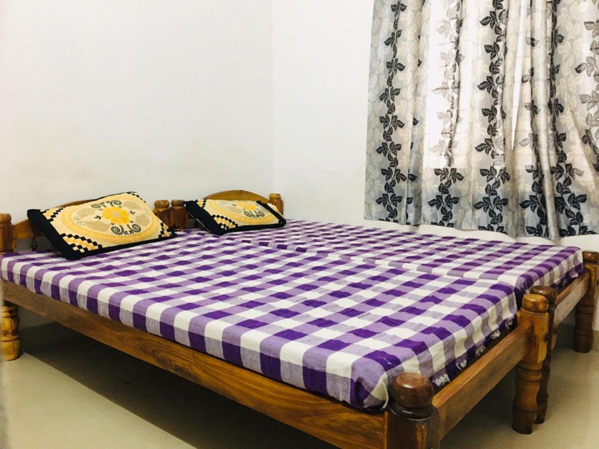 Golden Beach Home Stay Alappuzha Esterno foto