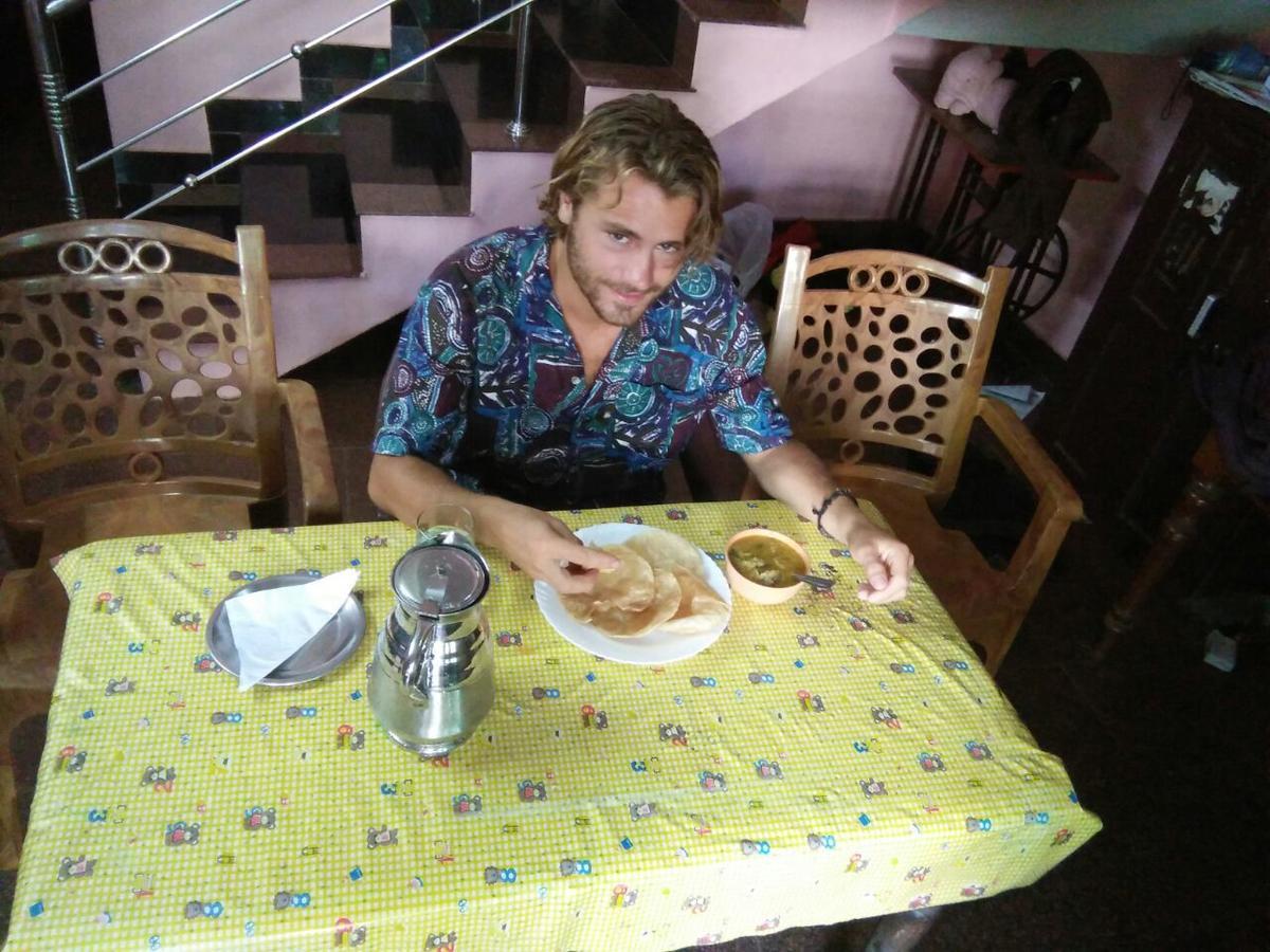 Golden Beach Home Stay Alappuzha Esterno foto