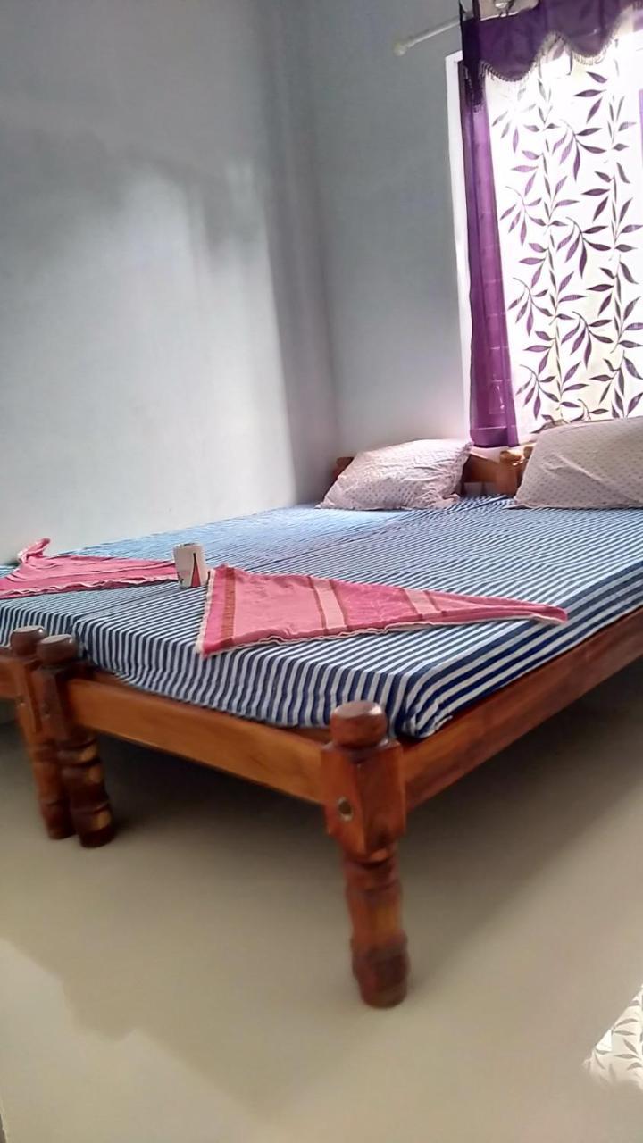 Golden Beach Home Stay Alappuzha Esterno foto