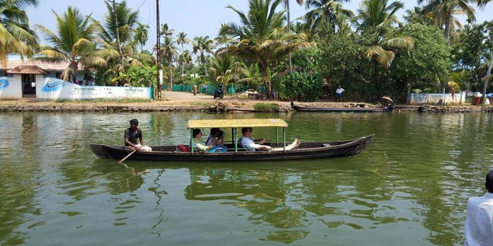 Golden Beach Home Stay Alappuzha Esterno foto