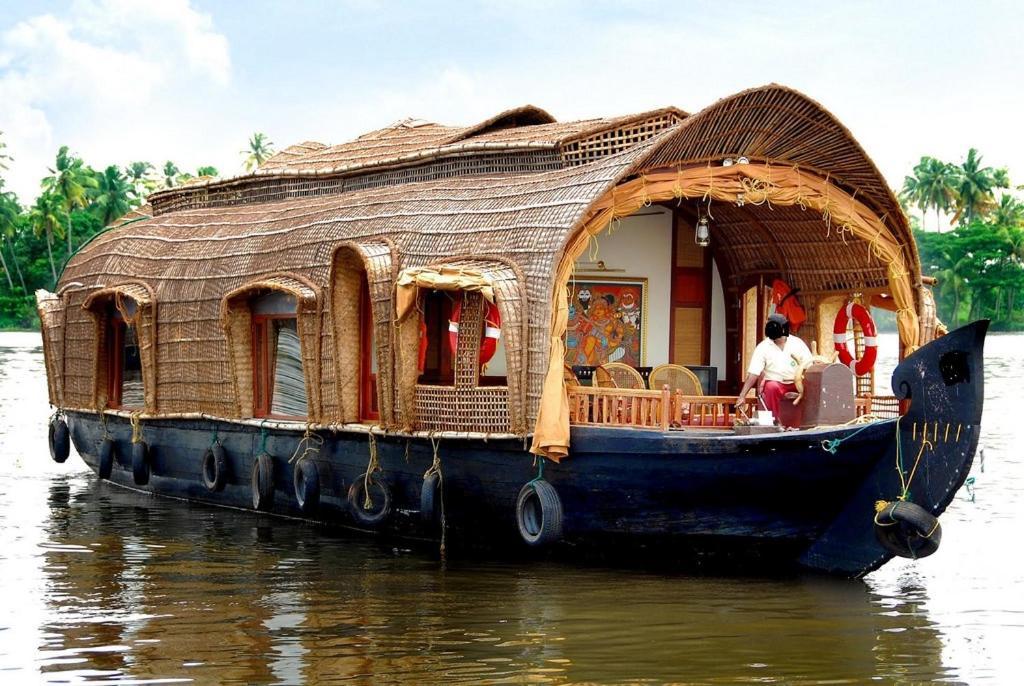 Golden Beach Home Stay Alappuzha Esterno foto